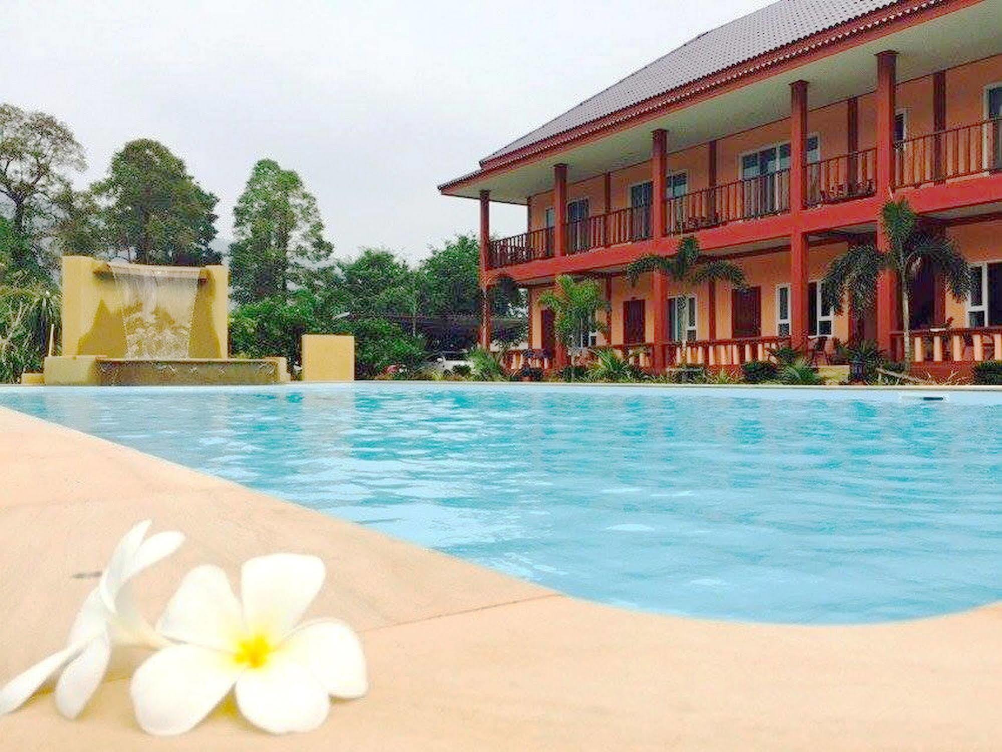 รีสอร์ท พีชฟูล 3*